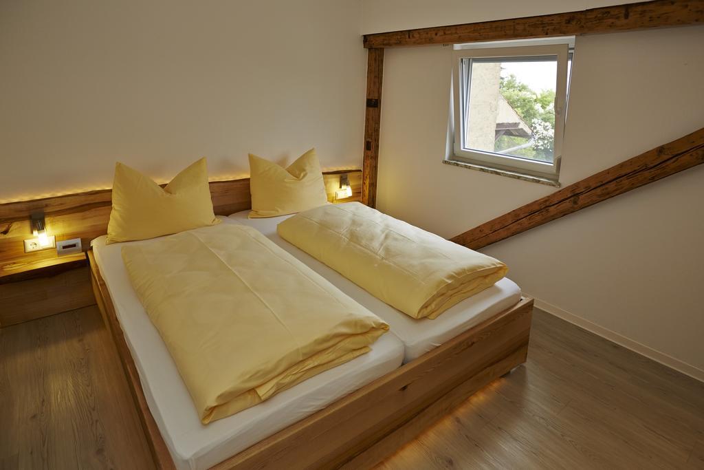 Igersheim Urlaubsreiterhof Trunk 아파트 객실 사진